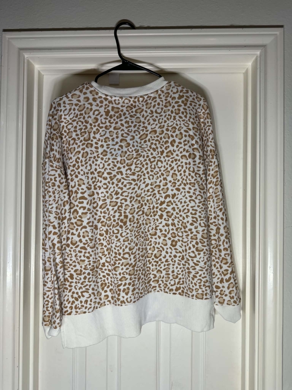 Time and Tru White & Tan Leopard Pullover